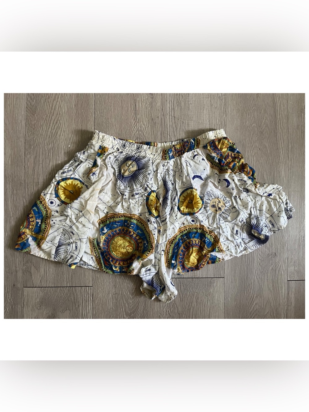 Forever 21 Astrology shorts size M